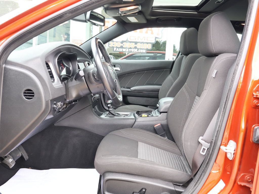 Used 2023 Dodge Charger SXT w/ Blacktop Package AWD/4WD image 12