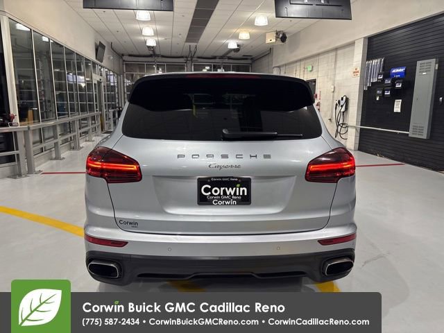 Used 2018 Porsche Cayenne Platinum Edition image 7