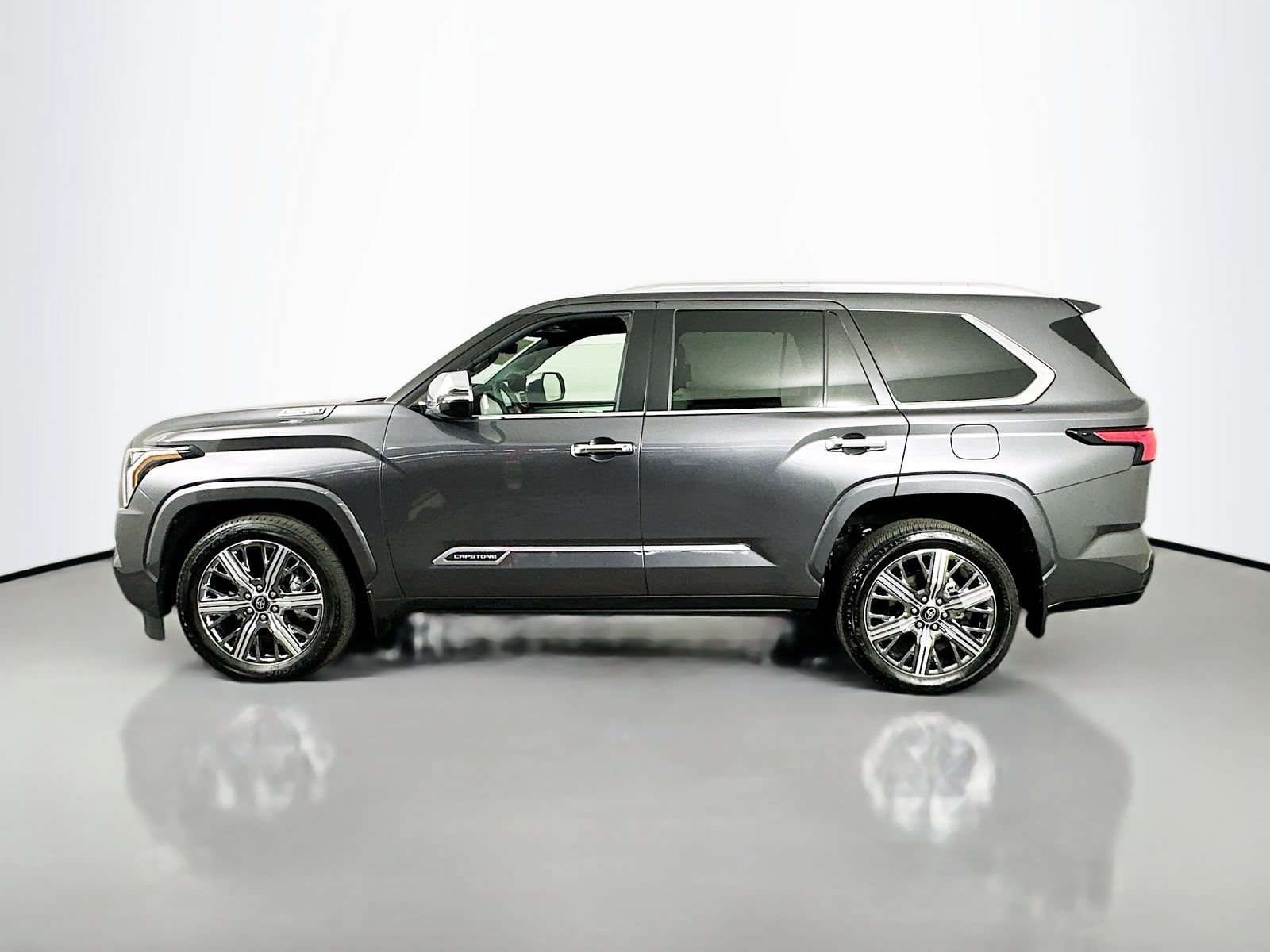 Certified 2025 Toyota Sequoia Capstone AWD/4WD image 4