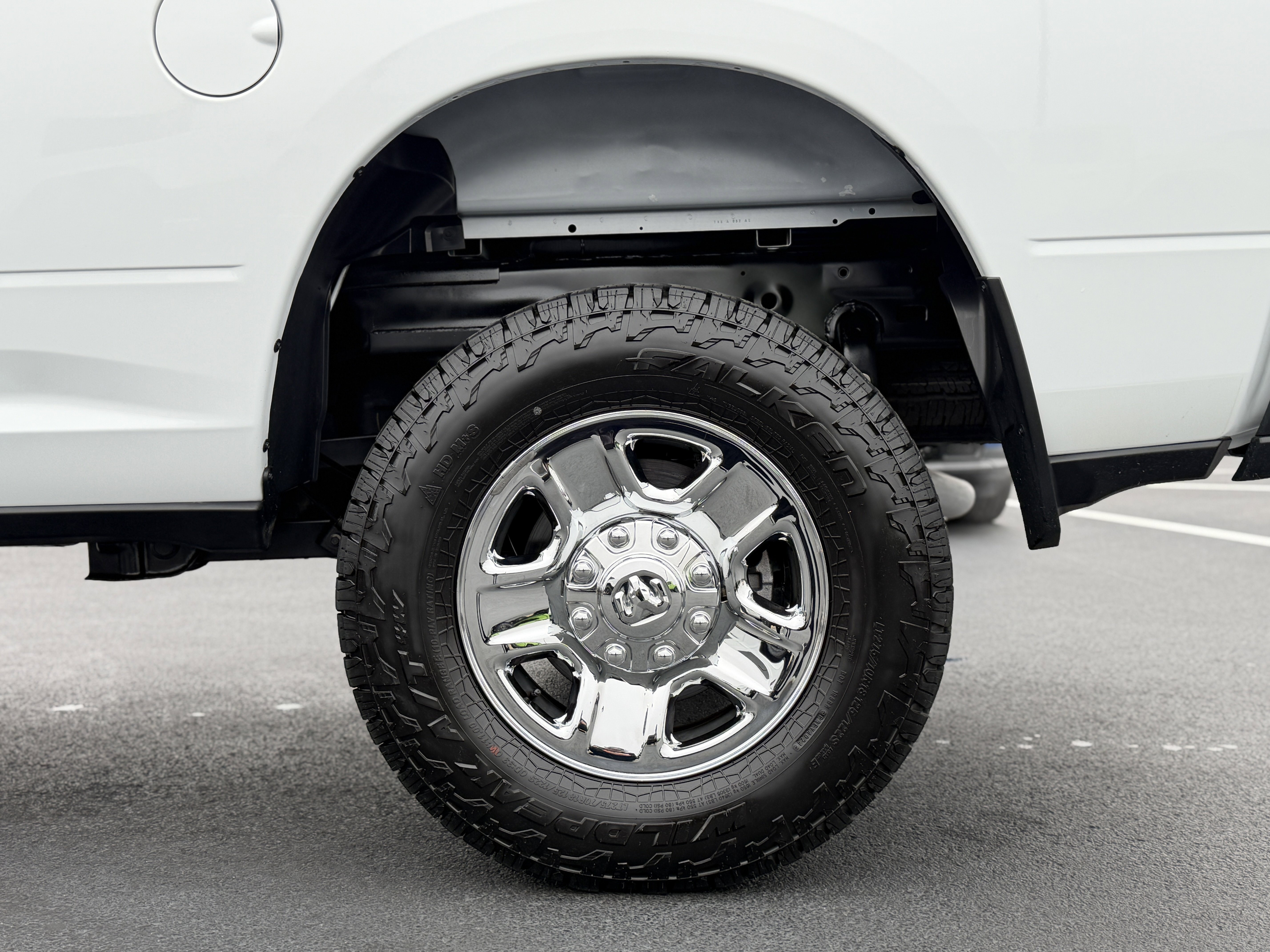 Used 2024 RAM 2500 Tradesman w/ Chrome Appearance Group image 10