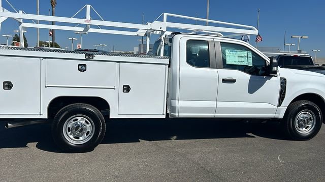 New 2025 Ford F250 XL w/ XL Chrome Package image 6