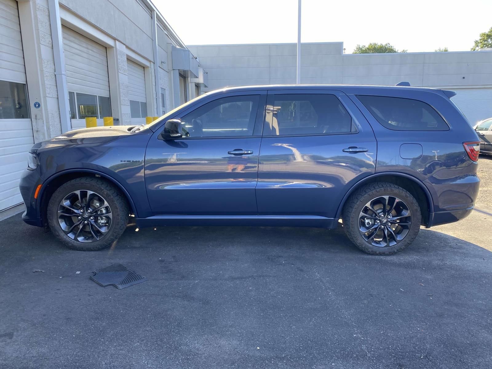 Used 2021 Dodge Durango R/T w/ Blacktop Package RWD image 7