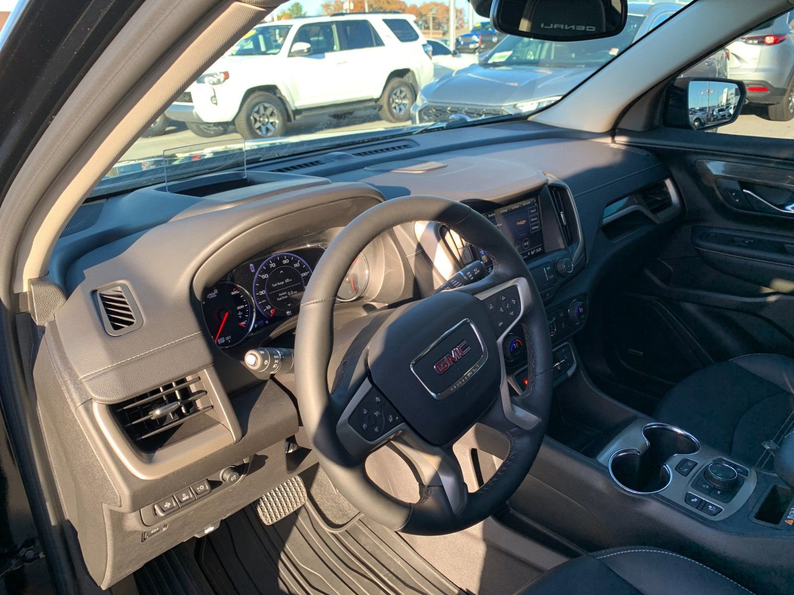 Used 2024 GMC Terrain Denali w/ Black Diamond Edition image 11