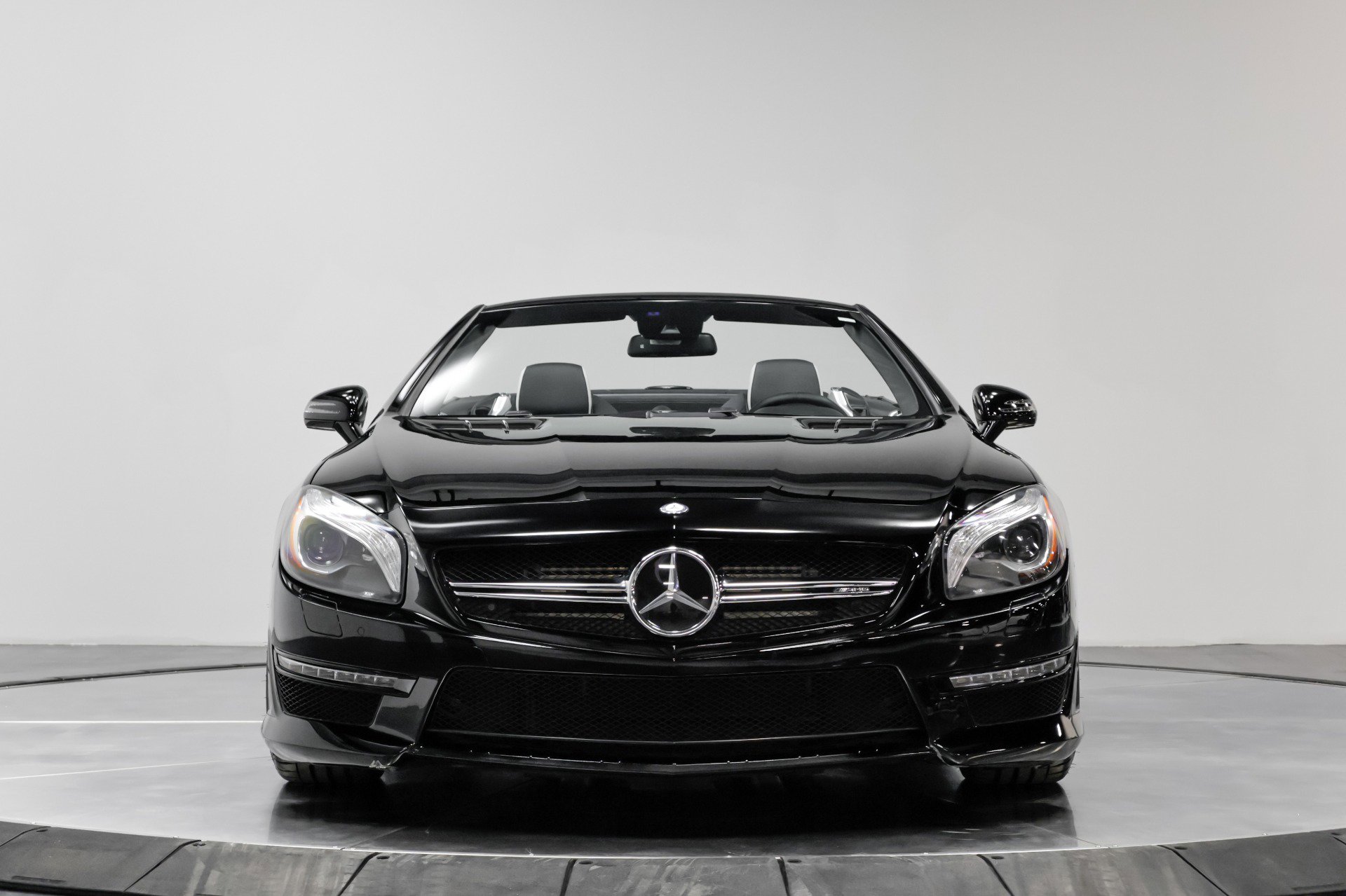 Used 2015 Mercedes-Benz SL 63 AMG w/ Driver Assistance Package image 24