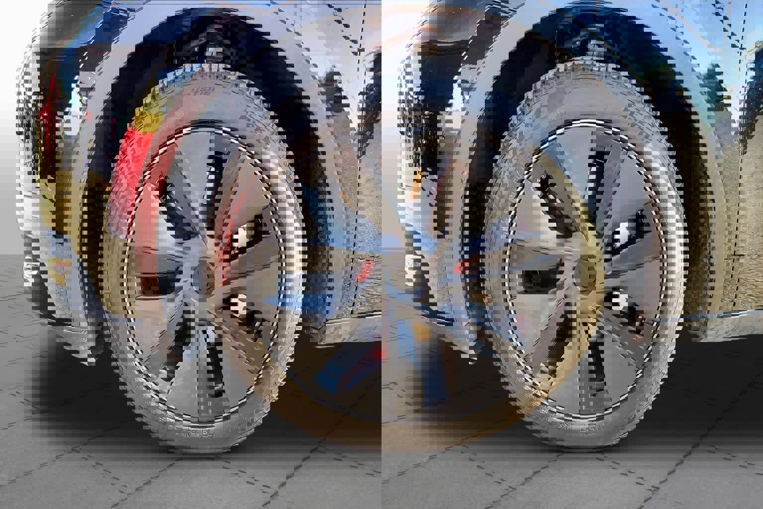 Used 2025 Tesla Model Y Long Range AWD/4WD image 10