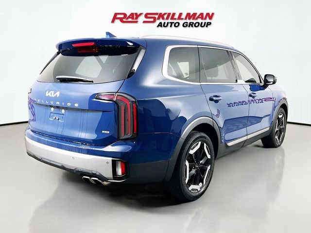 Used 2023 Kia Telluride EX w/ EX Captain's Chair Package AWD/4WD image 6