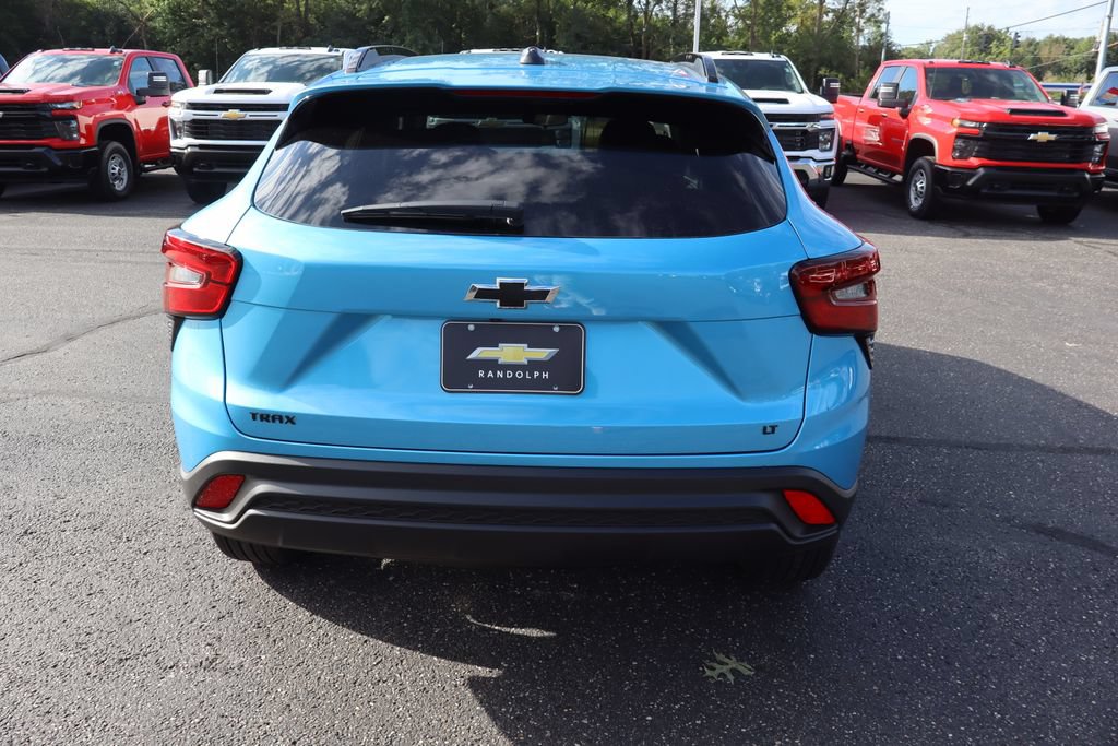 New 2026 Chevrolet Trax LT w/ Midnight Edition FWD image 24