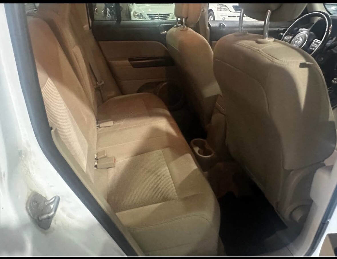 Used 2014 Jeep Patriot Latitude w/ Sun/Sound Group image 9