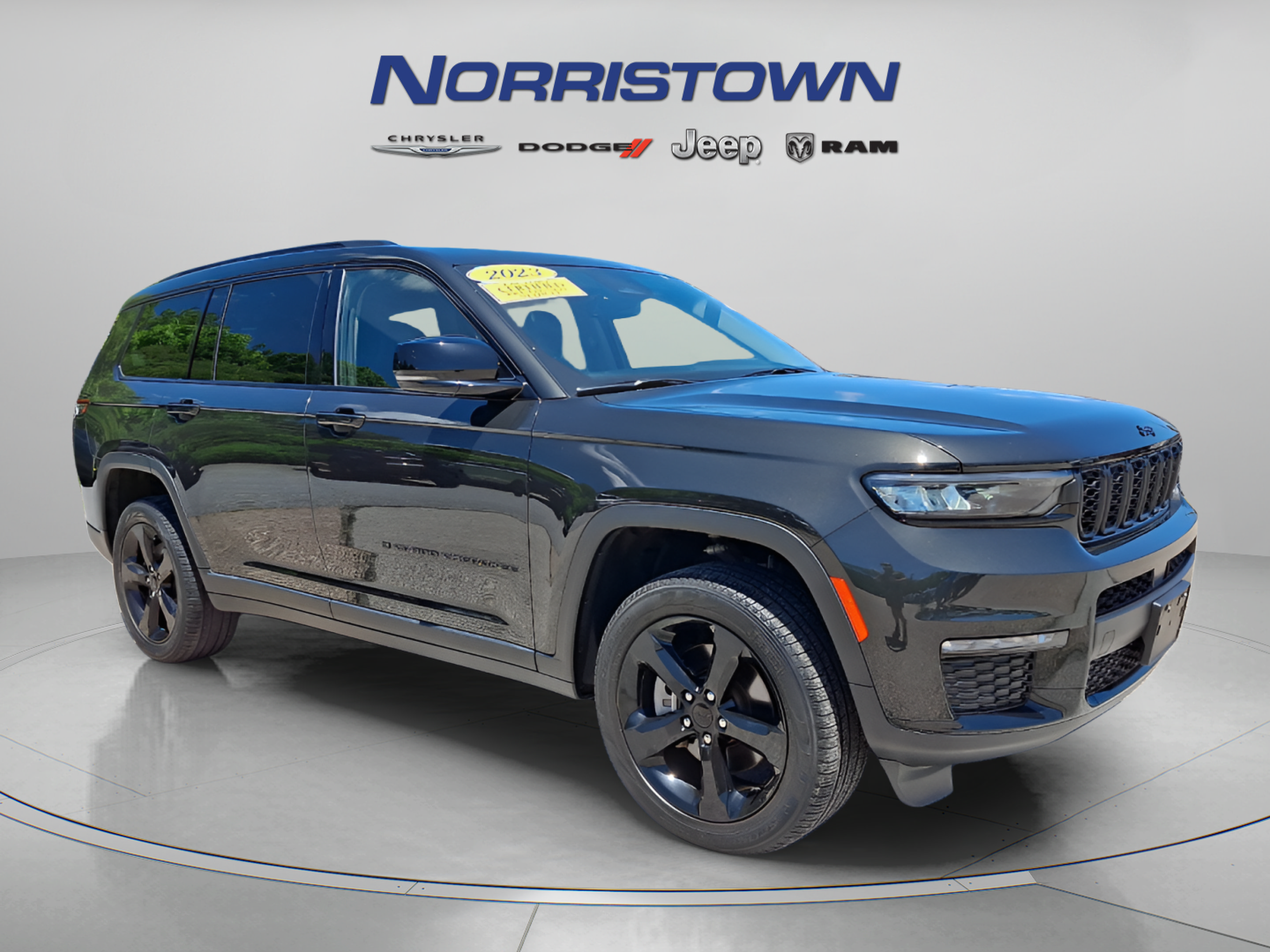 Certified 2023 Jeep Grand Cherokee L Limited w/ Black Appearance Package AWD/4WD image 1