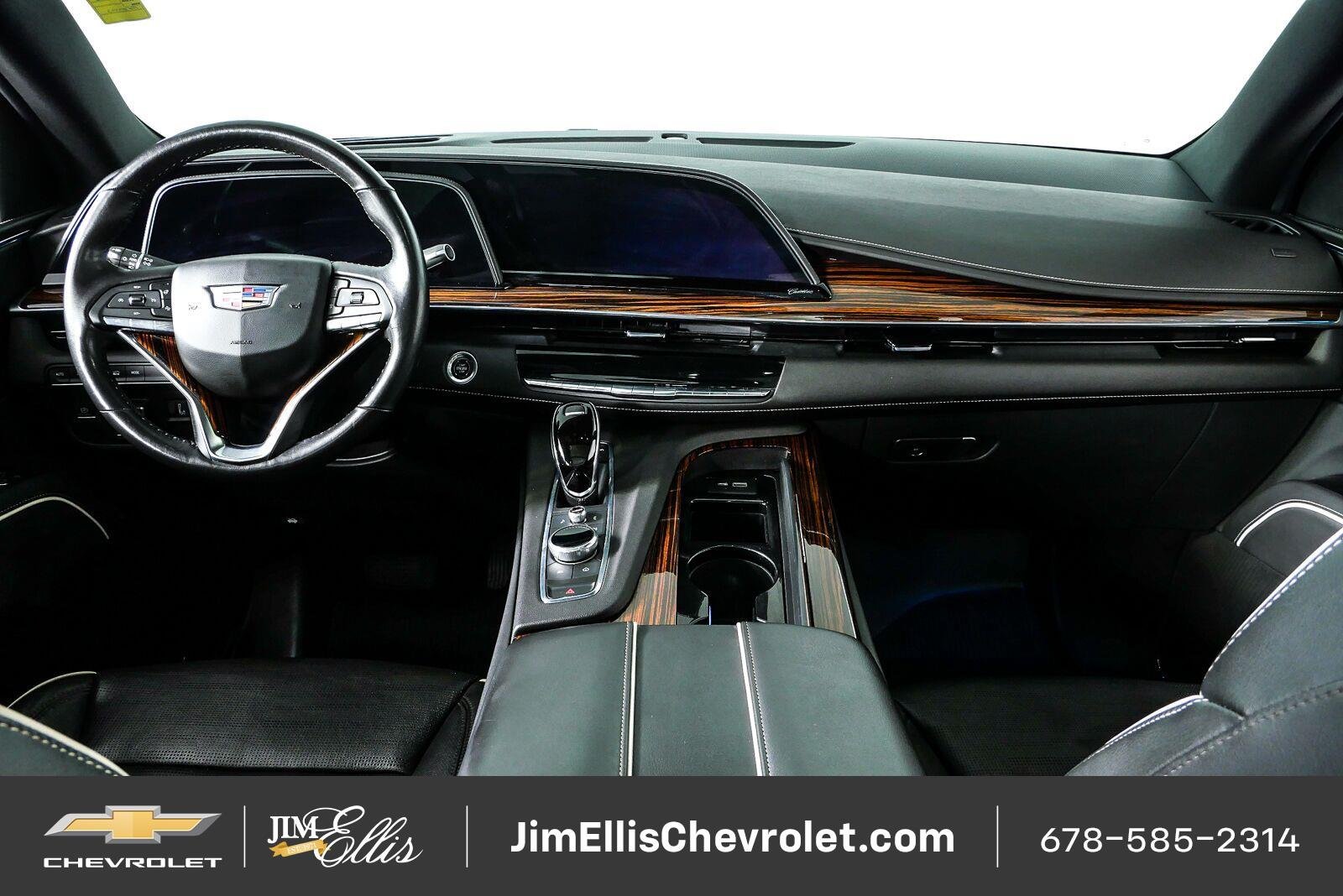 Used 2021 Cadillac Escalade Premium Luxury AWD/4WD image 21