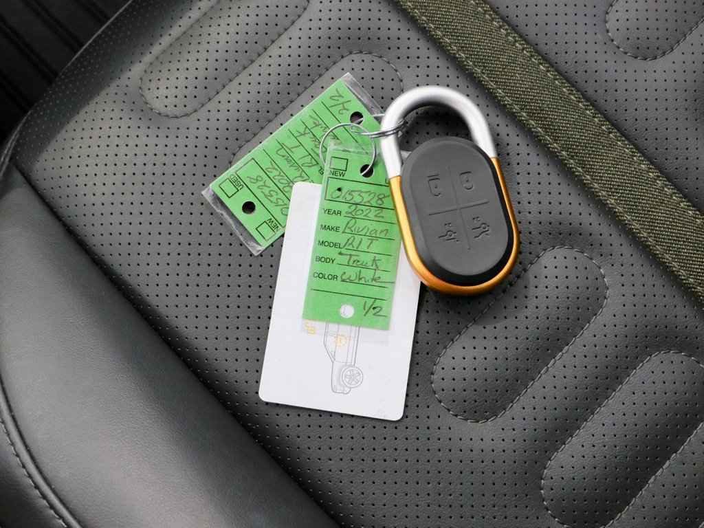 Used 2022 Rivian R1T Adventure image 22