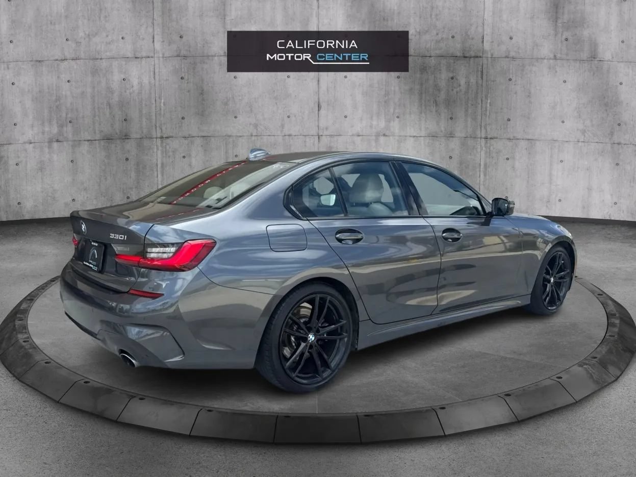 Used 2019 BMW 330i Sedan w/ M Sport Package RWD image 5