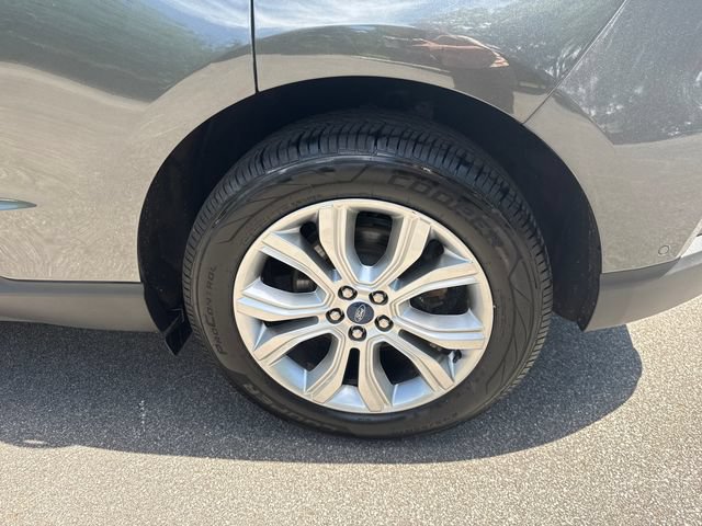 Used 2019 Ford Edge Titanium w/ Equipment Group 301A AWD/4WD image 12
