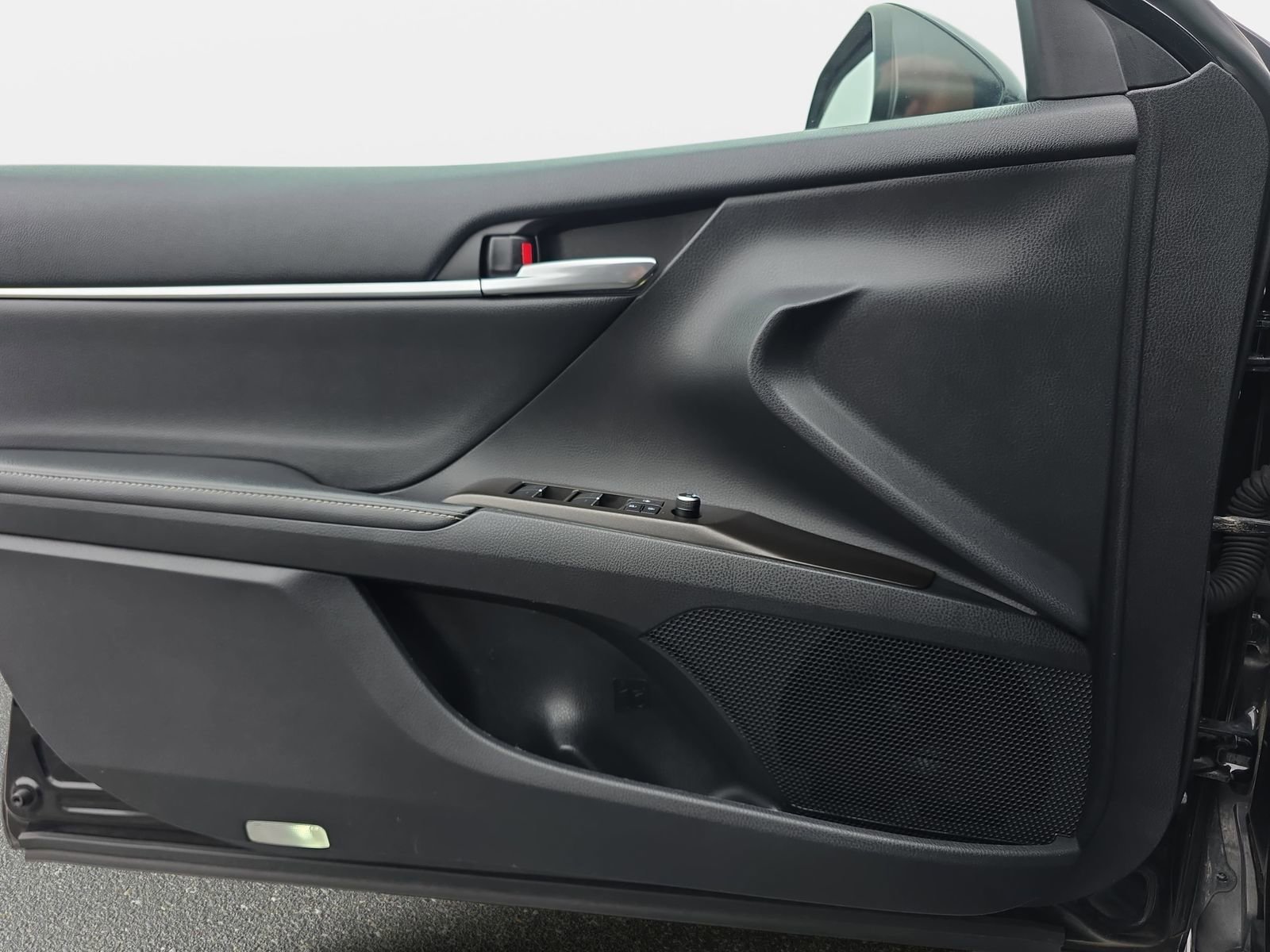 Used 2021 Toyota Camry XSE image 26