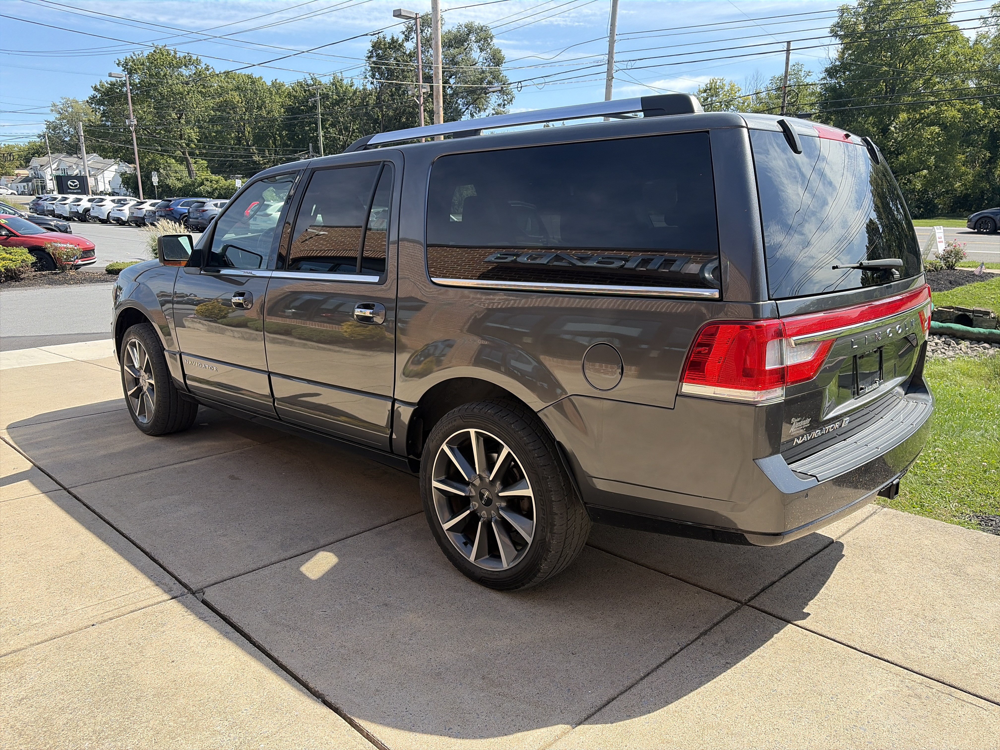 Used 2017 Lincoln Navigator L Reserve AWD/4WD image 28