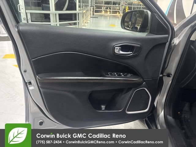 Used 2019 Jeep Compass Limited AWD/4WD image 14