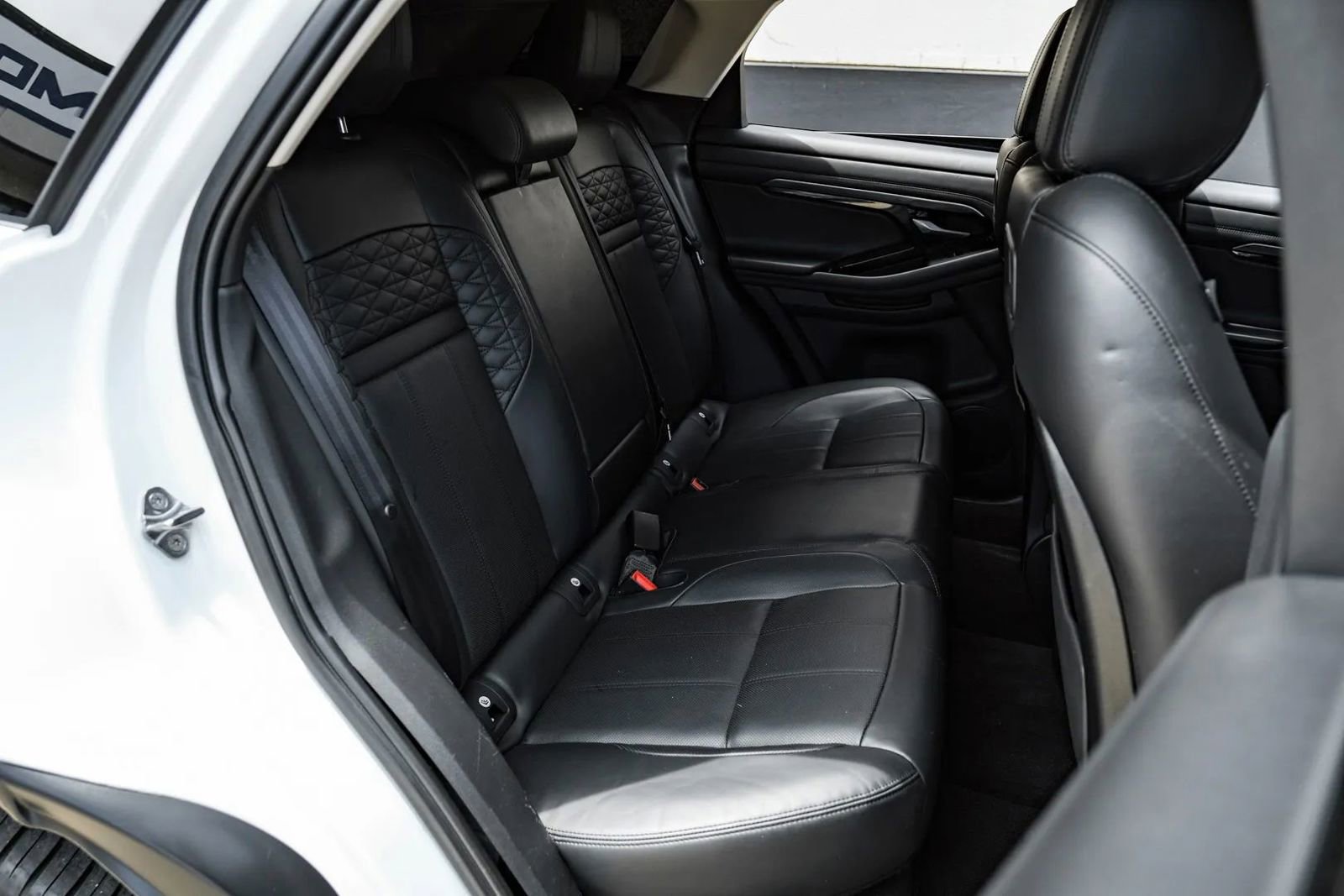 Used 2020 Land Rover Range Rover Evoque SE AWD/4WD image 37