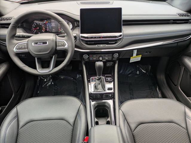 New 2026 Jeep Compass Latitude image 9