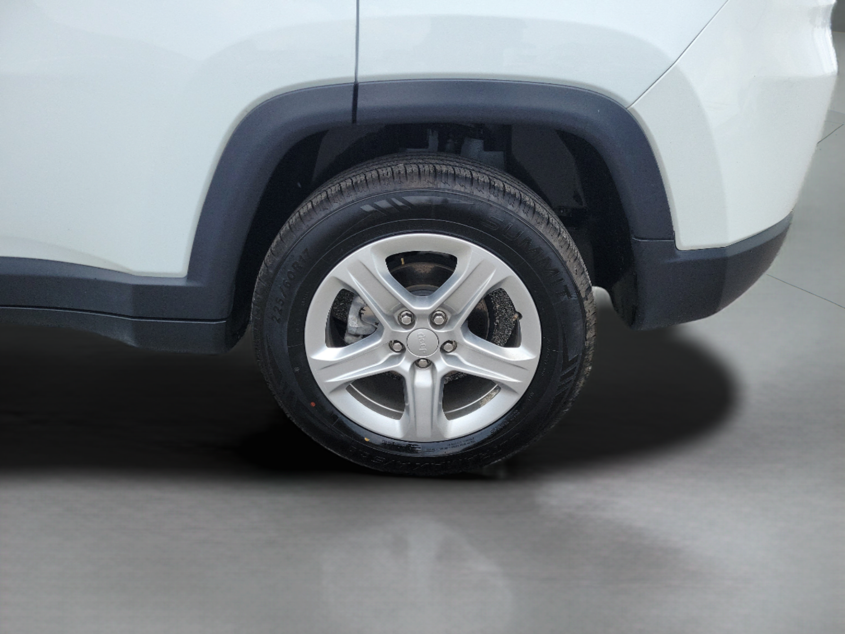 Used 2024 Jeep Compass Latitude AWD/4WD image 5