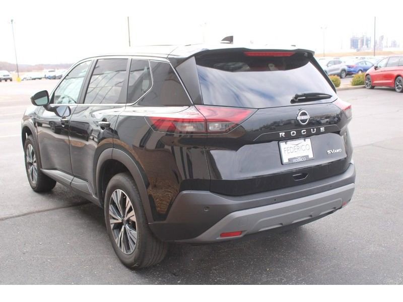 Used 2023 Nissan Rogue SV image 6