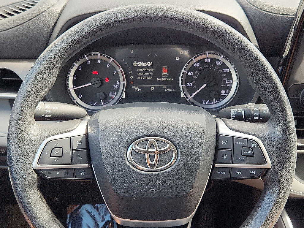 Used 2023 Toyota Highlander L FWD image 19
