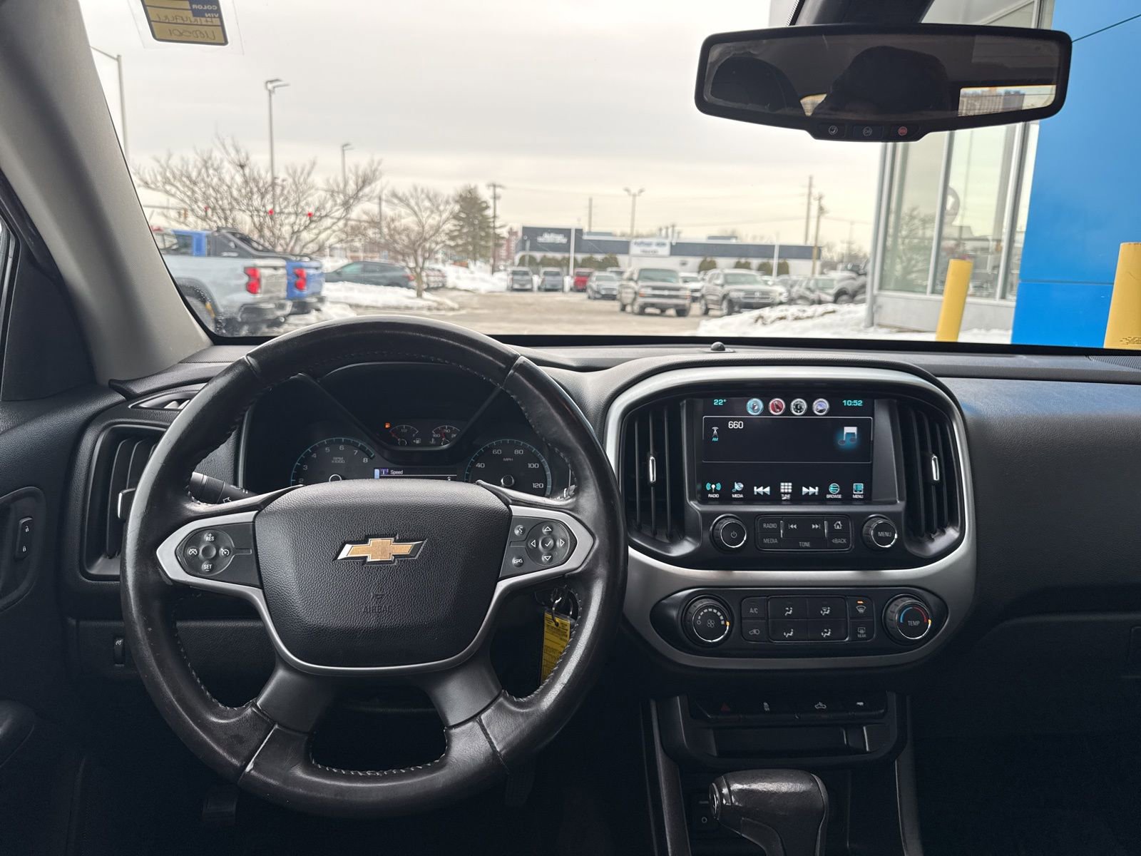 Used 2017 Chevrolet Colorado LT w/ LT Convenience Package image 2