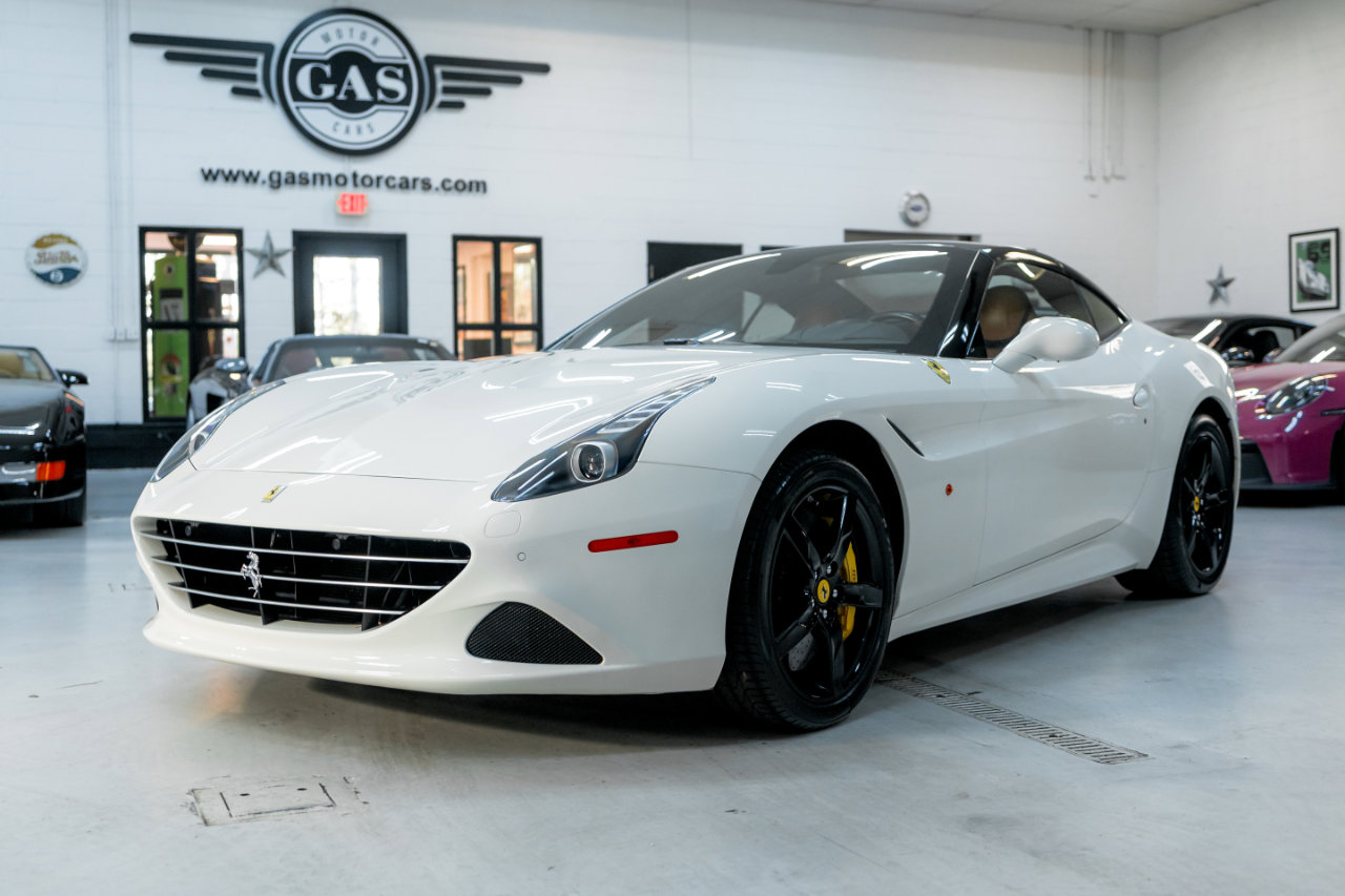 Used 2016 Ferrari California T image 12