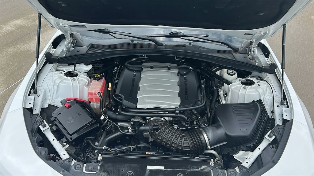 Used 2017 Chevrolet Camaro SS RWD image 3