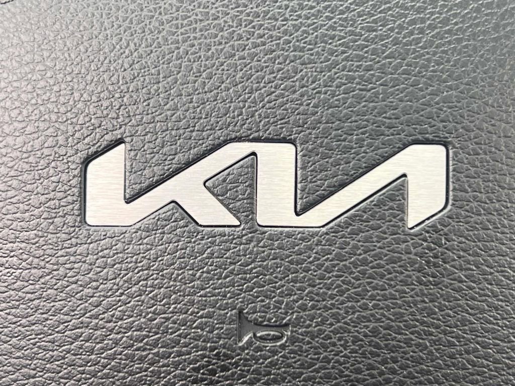 Used 2022 Kia Telluride S AWD/4WD image 37