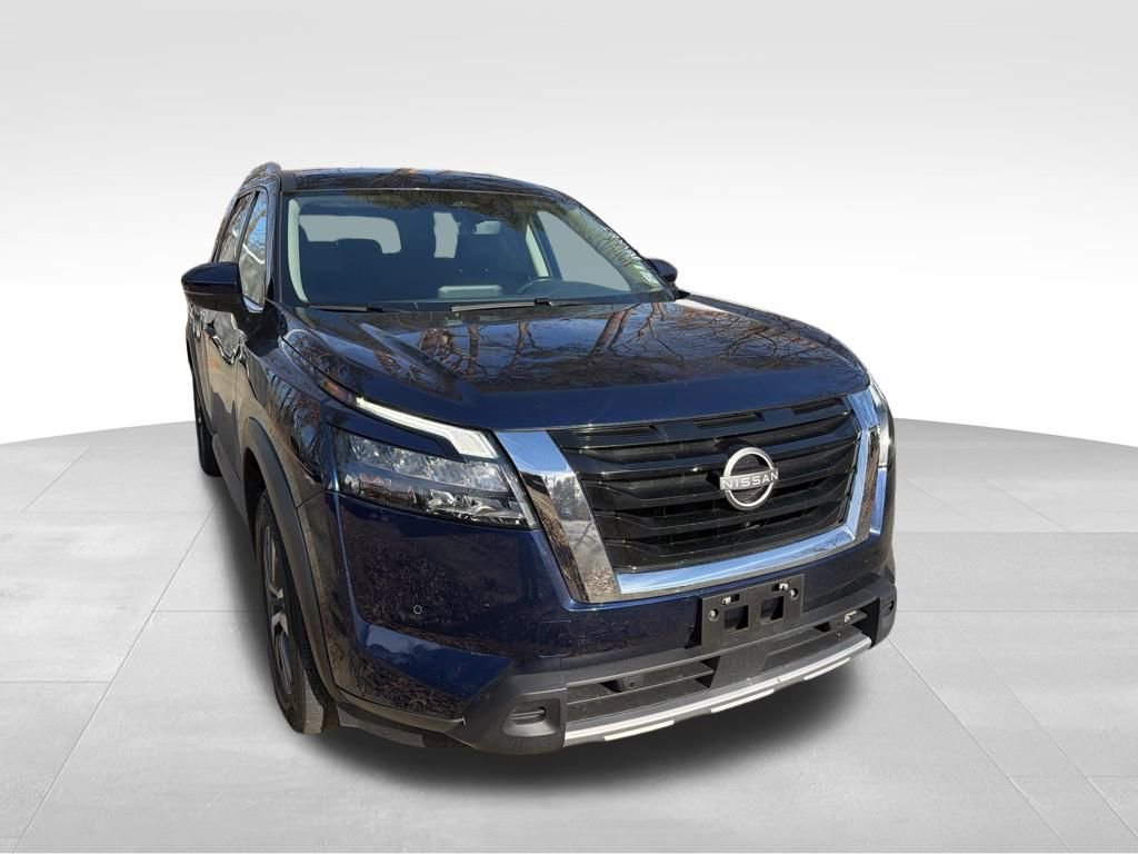 Used 2025 Nissan Pathfinder SL image 8