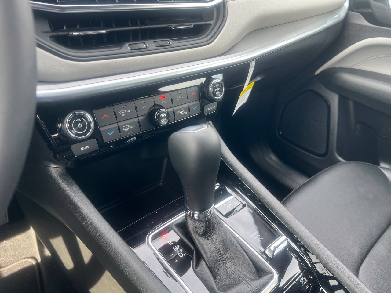 New 2026 Jeep Compass Limited AWD/4WD image 30