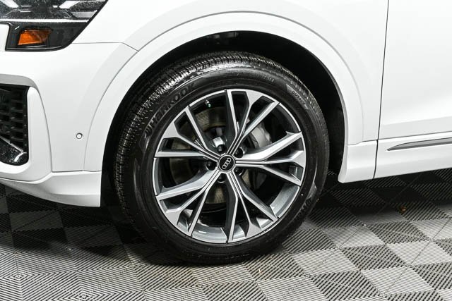 New 2025 Audi Q8 Premium image 29