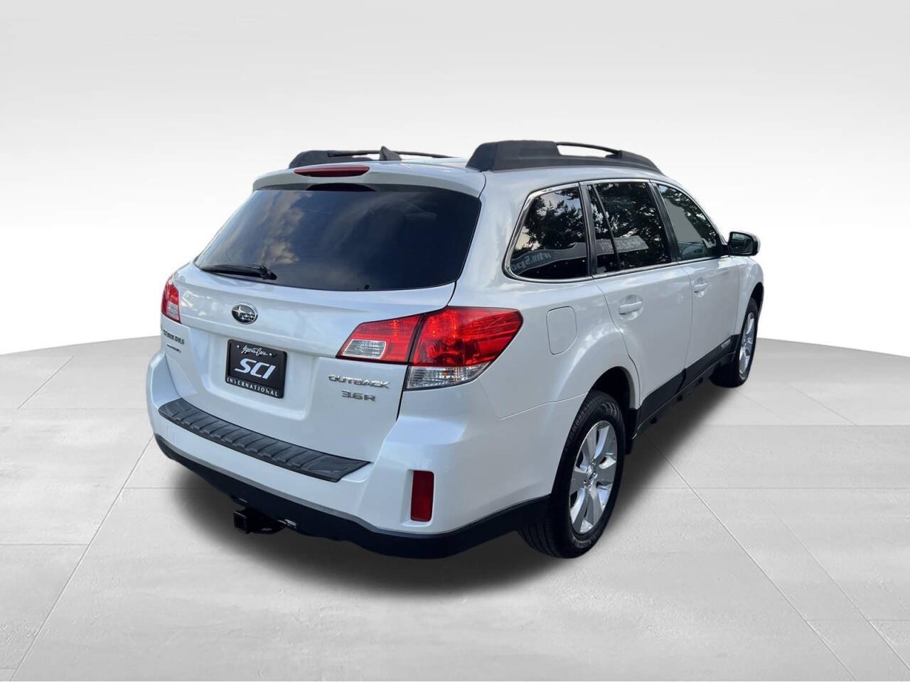 Used 2012 Subaru Outback 3.6R Limited AWD/4WD image 5