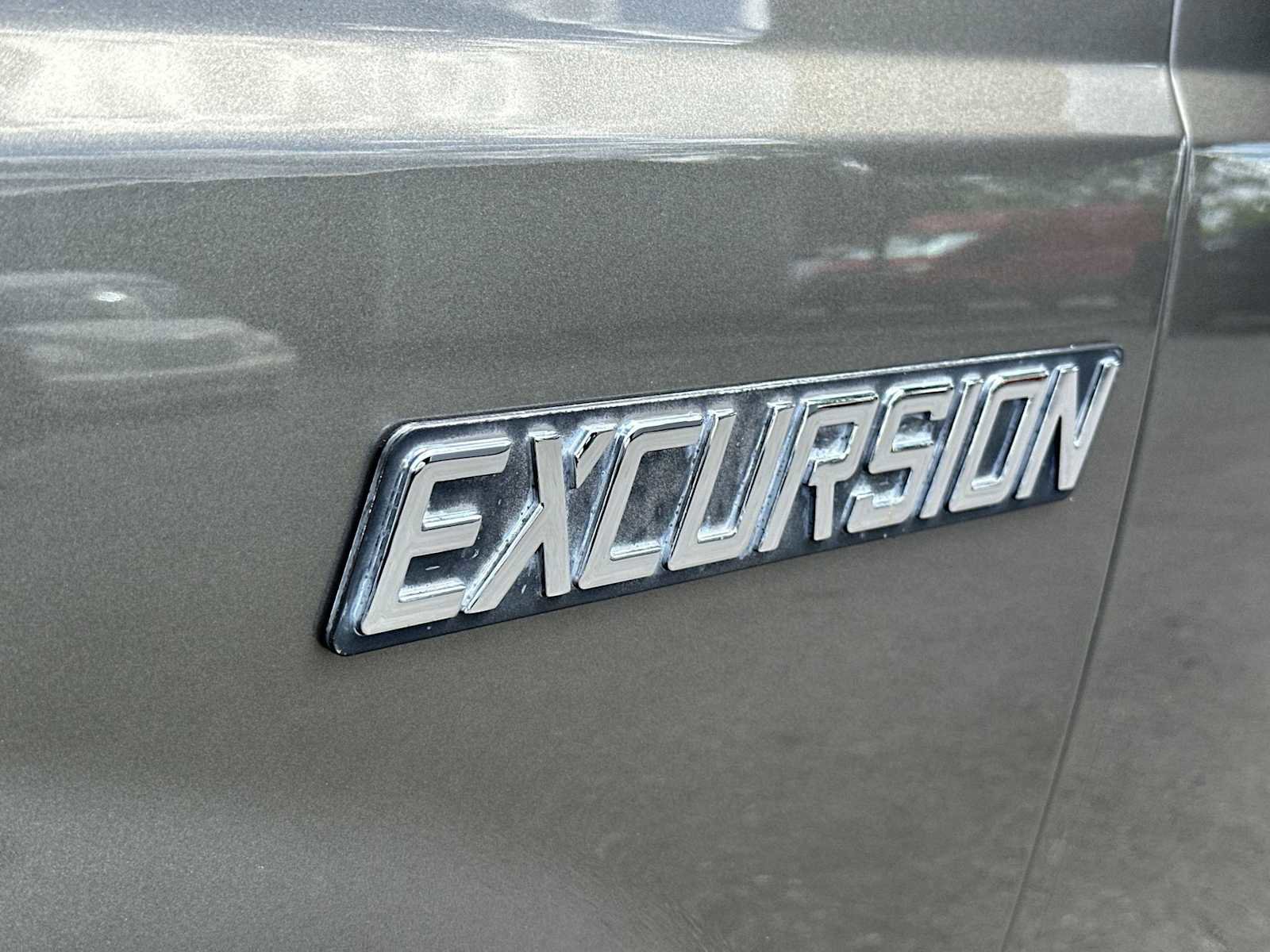 Used 2005 Ford Excursion Limited AWD/4WD image 11