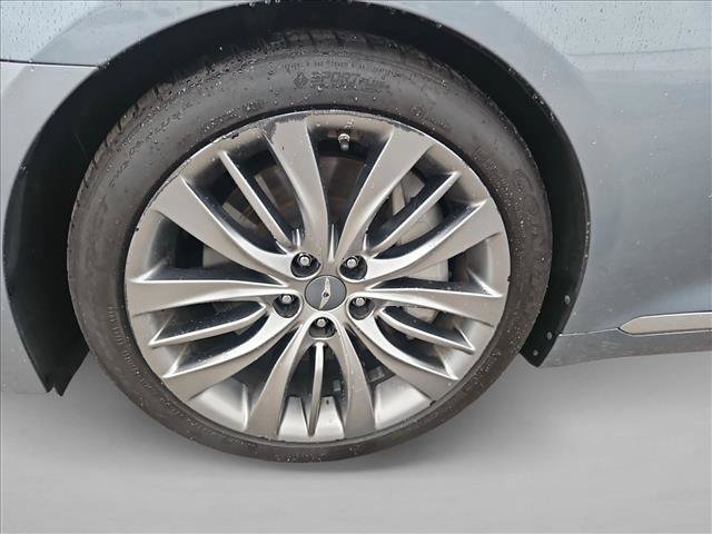 Used 2015 Hyundai Genesis 5.0 RWD image 24