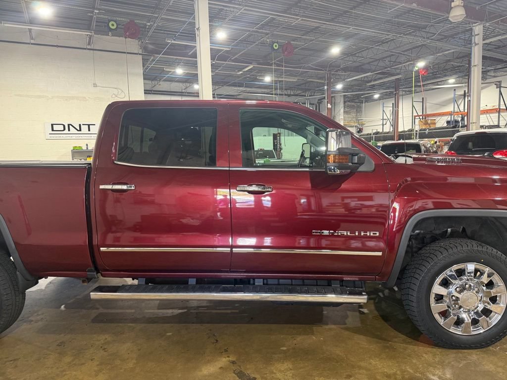 Used 2017 GMC Sierra 2500 Denali w/ Duramax Plus Package AWD/4WD image 14