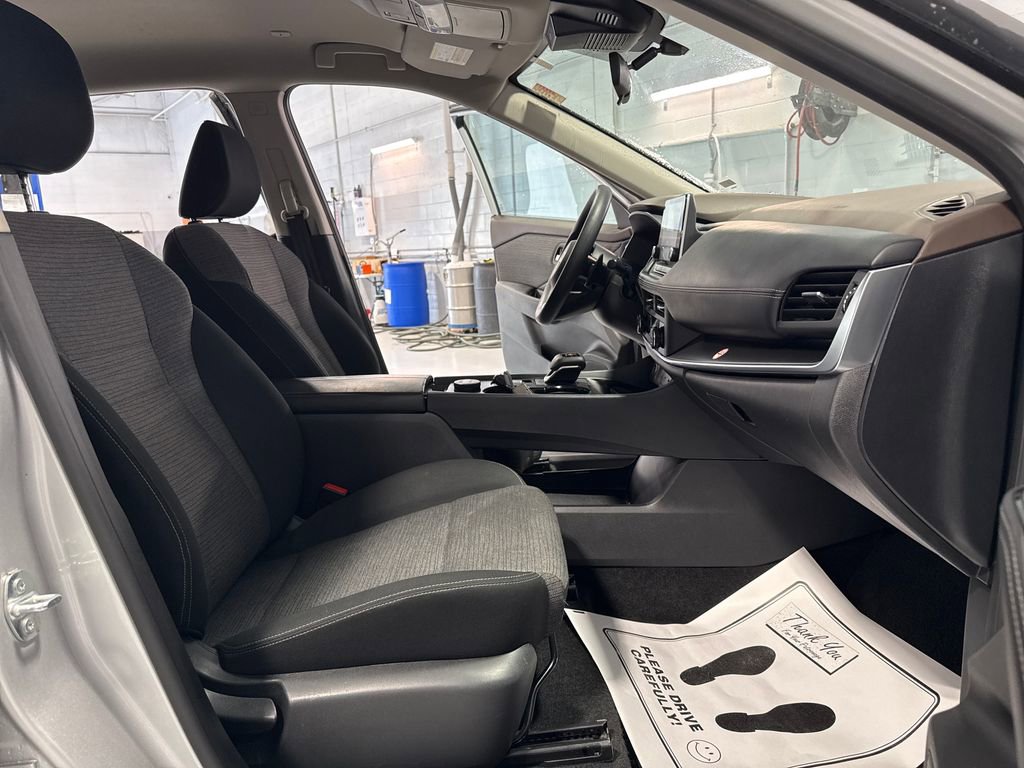 Used 2023 Nissan Rogue SV AWD/4WD image 28