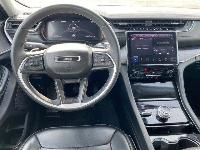 Used 2023 Jeep Grand Cherokee Limited AWD/4WD image 7