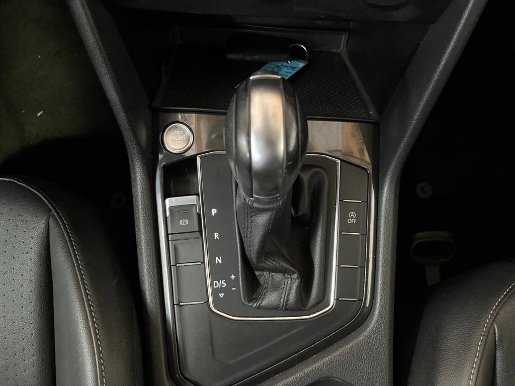 Used 2018 Volkswagen Tiguan SEL image 13