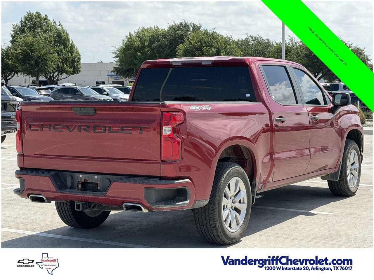 Used 2019 Chevrolet Silverado 1500 Custom w/ Custom Value Package AWD/4WD image 4