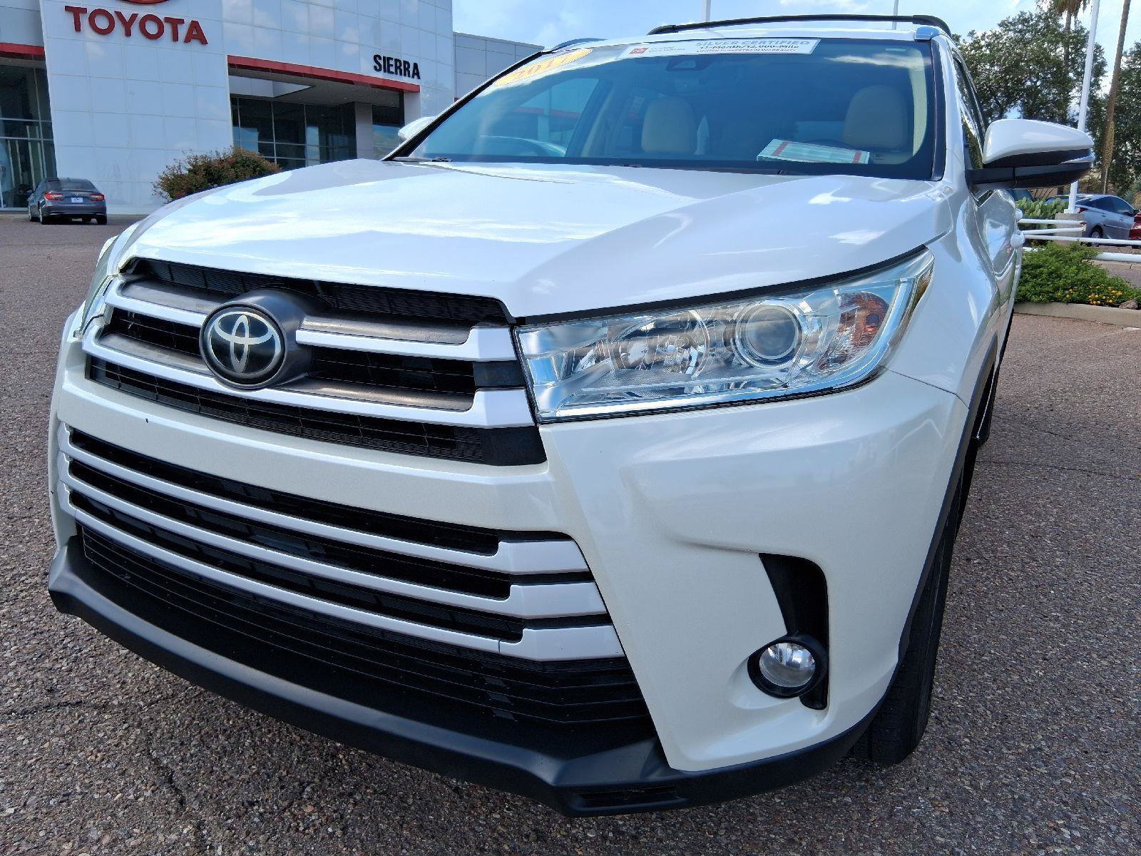 Certified 2017 Toyota Highlander XLE FWD image 12