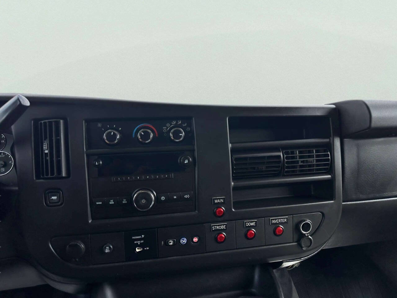 Used 2014 Chevrolet Express 2500 image 31