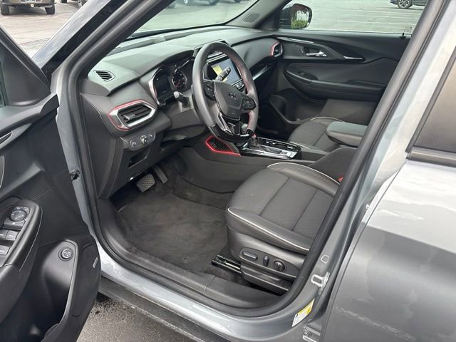 Used 2023 Chevrolet TrailBlazer RS w/ Sun and Liftgate Package AWD/4WD image 11