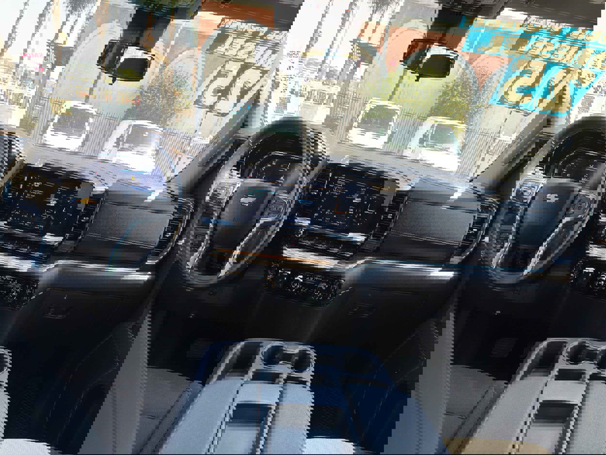 Used 2025 Chevrolet Silverado 2500 LT w/ Convenience Package image 24