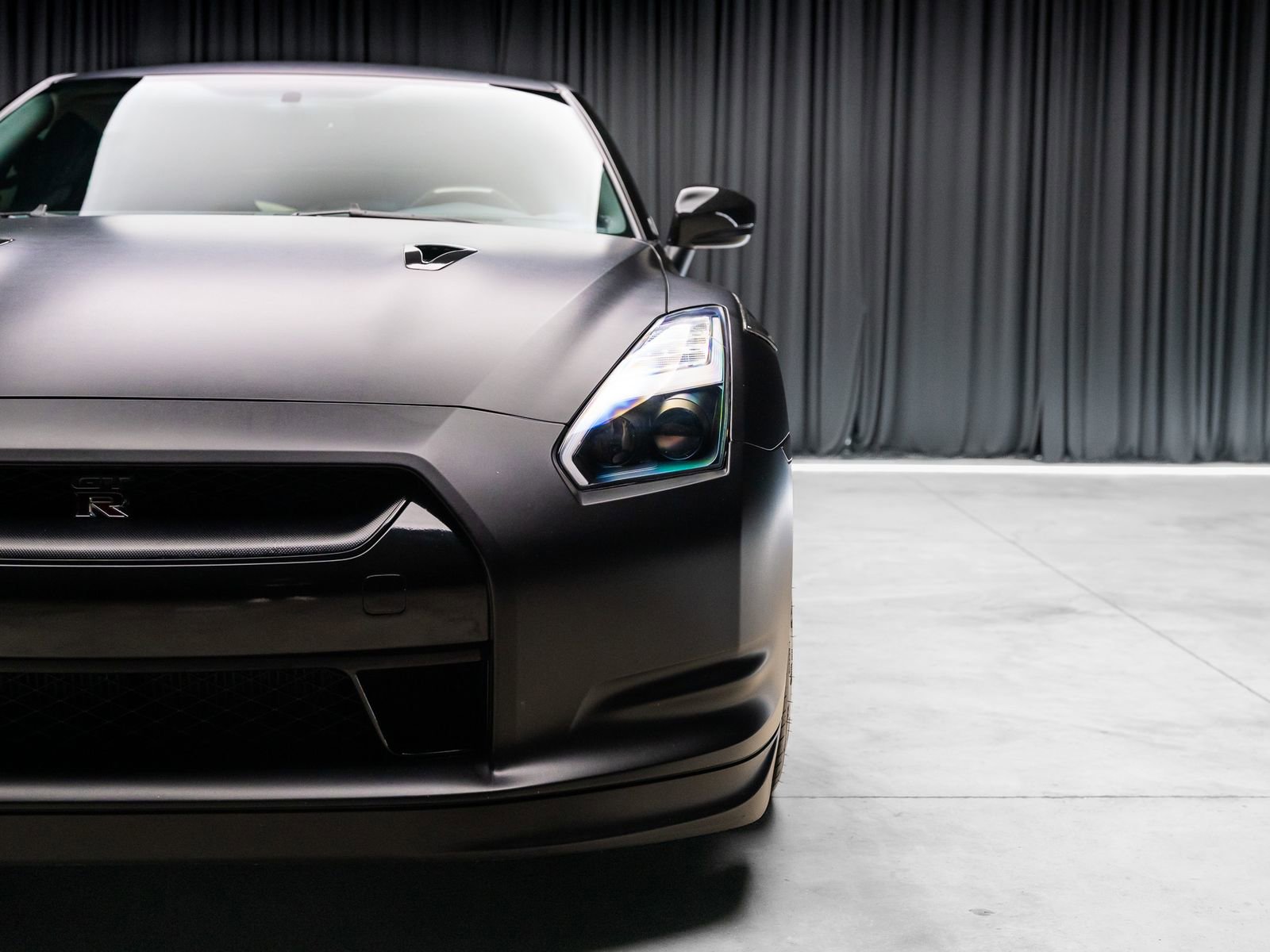 Used 2009 Nissan GT-R Premium AWD/4WD image 23