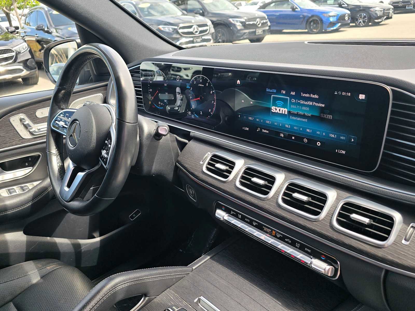 Used 2022 Mercedes-Benz GLE 350 4MATIC w/ Premium Package image 11