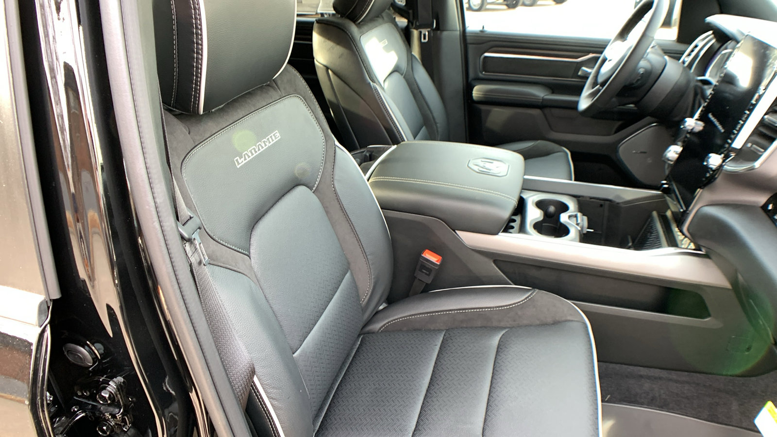 New 2026 RAM 1500 Laramie w/ Night Edition image 32