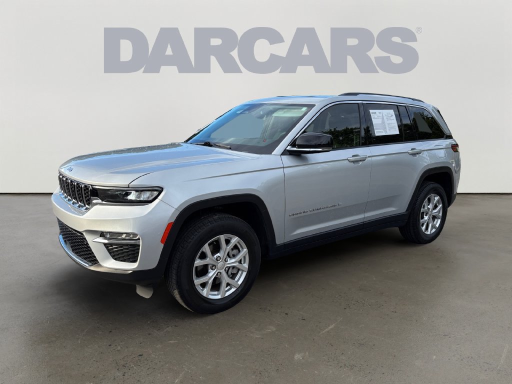 Used 2024 Jeep Grand Cherokee Limited AWD/4WD image 3