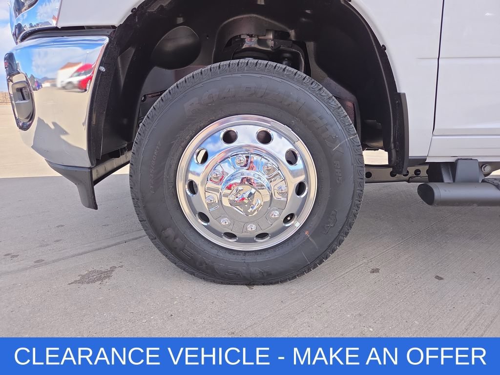 New 2026 RAM 3500 Tradesman w/ Chrome Appearance Group AWD/4WD image 35