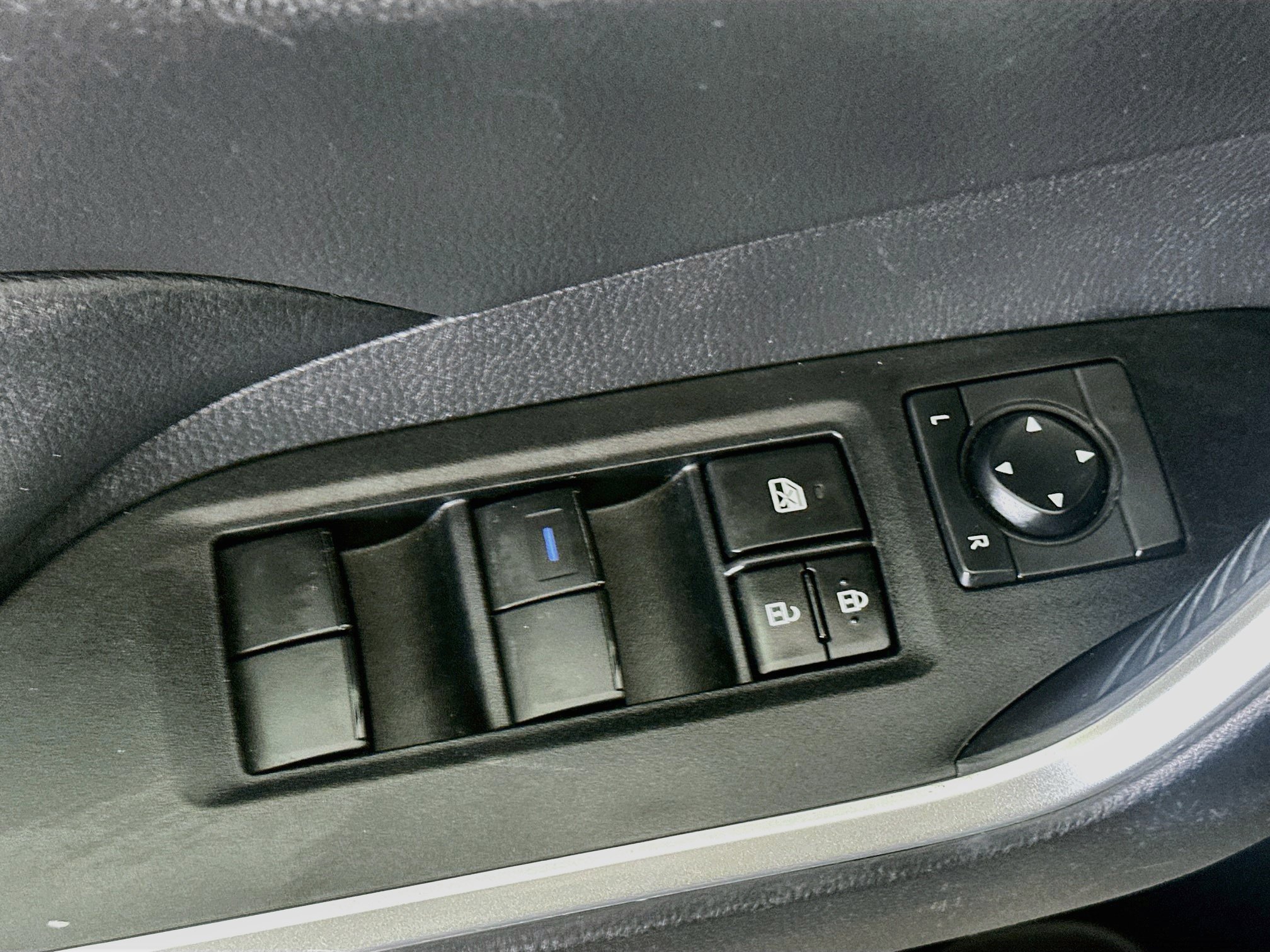 Used 2020 Toyota RAV4 XLE FWD image 15